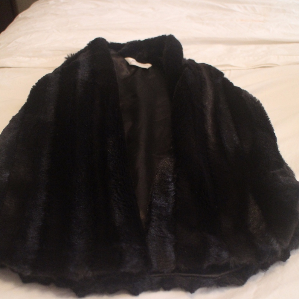 Pinc Premium Black Faux Fur Sleeveless Vest Girls